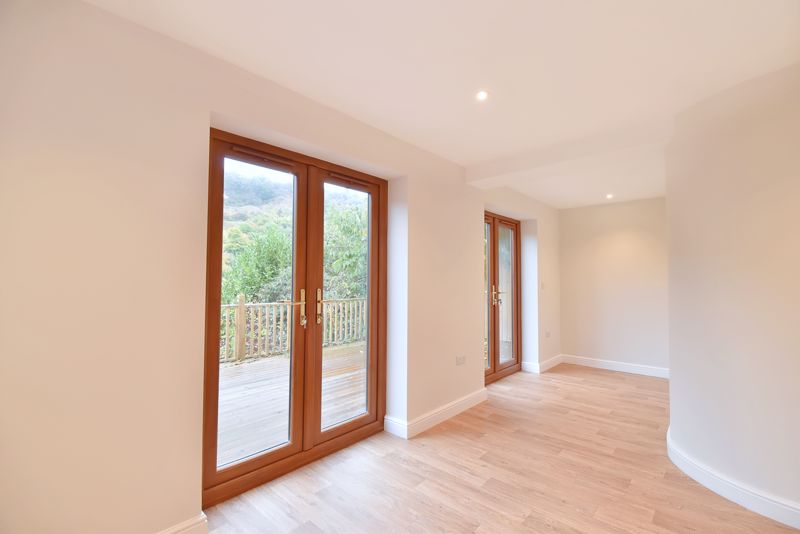 Sitting Room- click for photo gallery